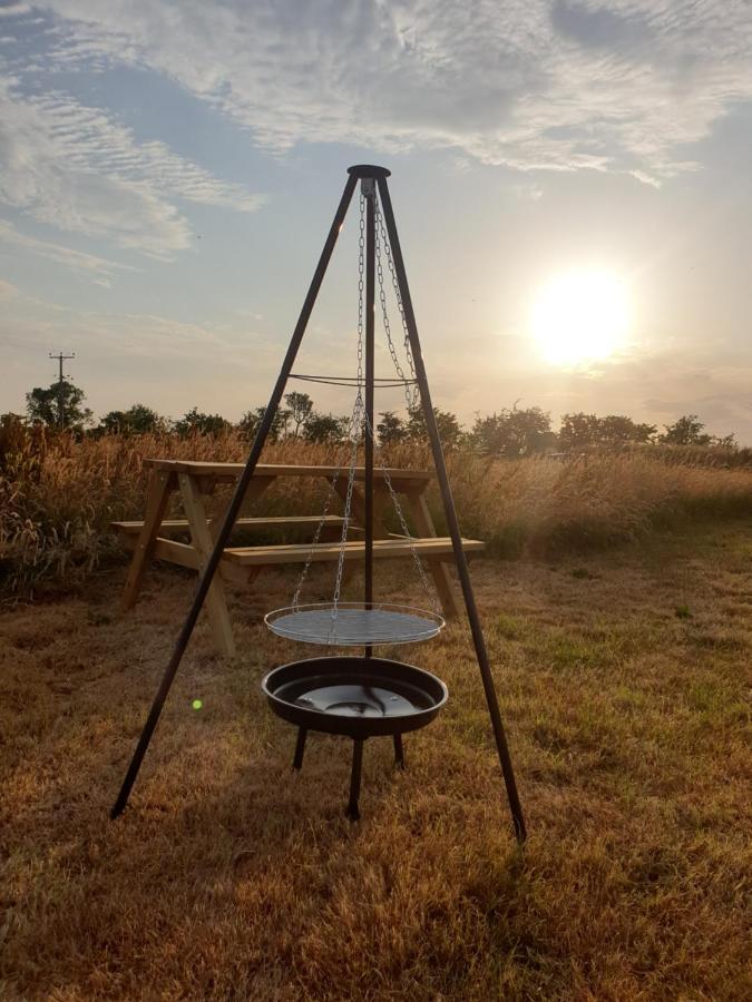 6M Emperor Tent Near Whitby With Log Burner Liverton Экстерьер фото